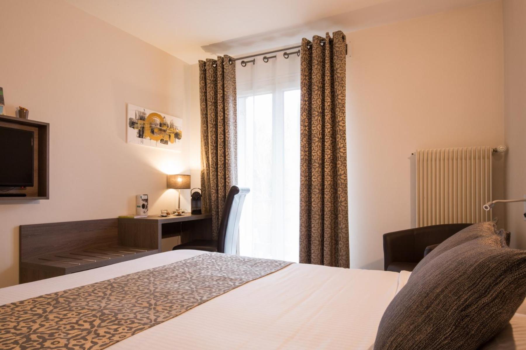 Logis Hotel Le Petit Casset La Boisse Номер фото
