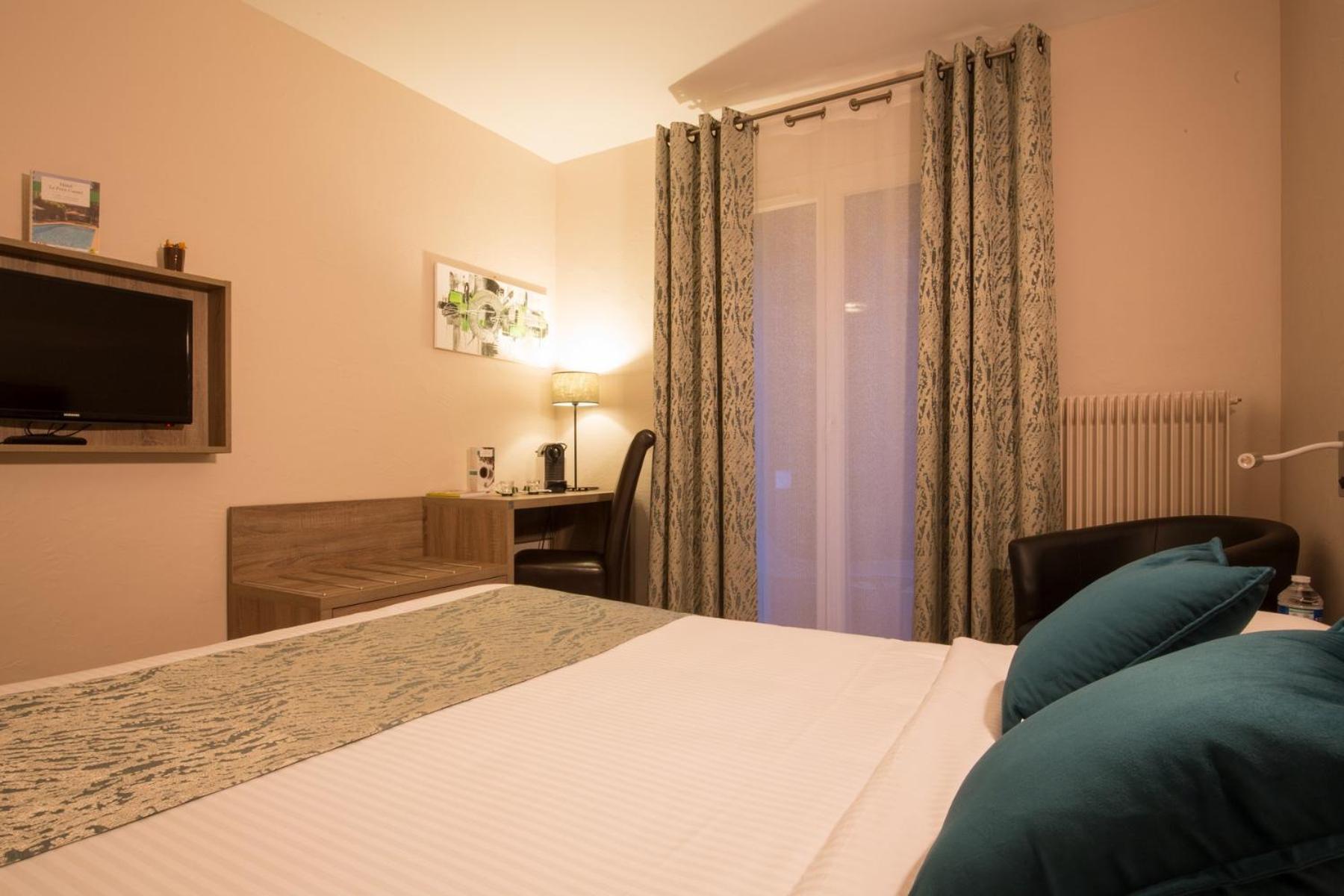 Logis Hotel Le Petit Casset La Boisse Номер фото