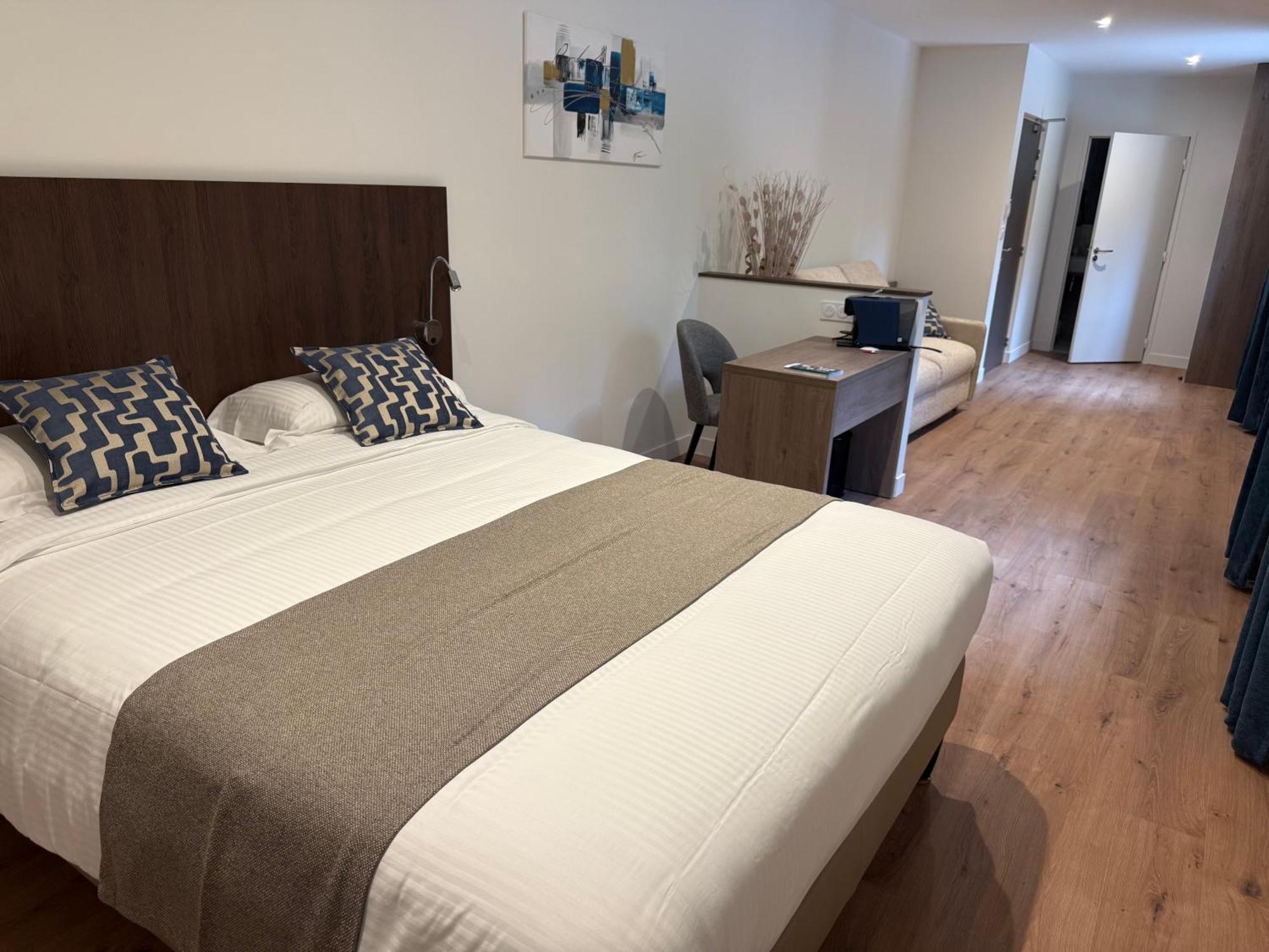 Logis Hotel Le Petit Casset La Boisse Экстерьер фото
