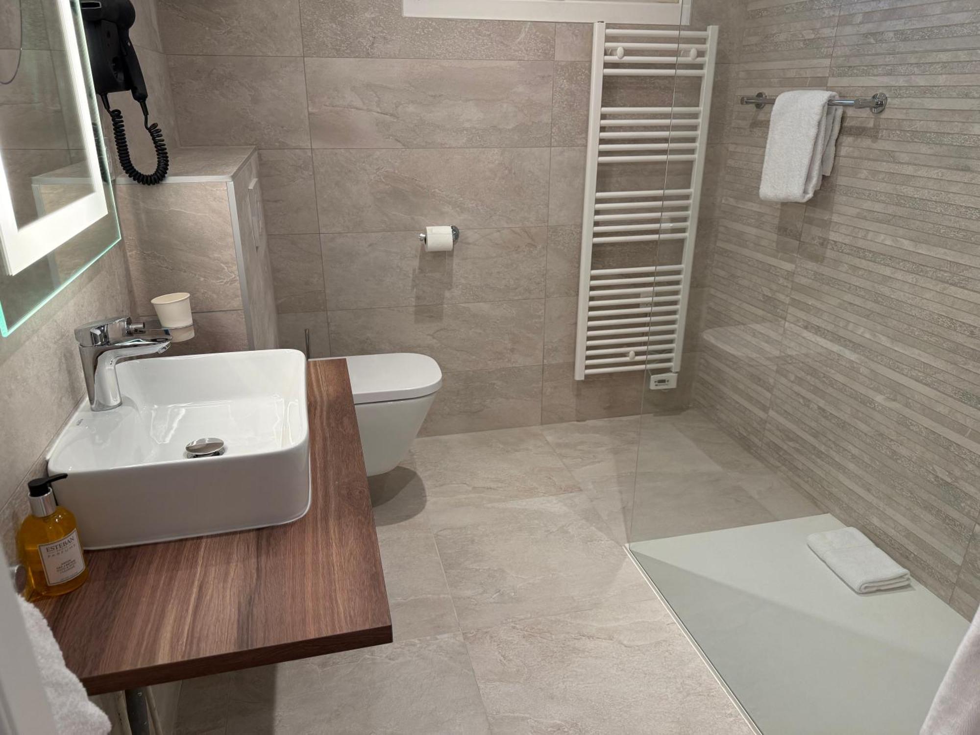 Logis Hotel Le Petit Casset La Boisse Экстерьер фото