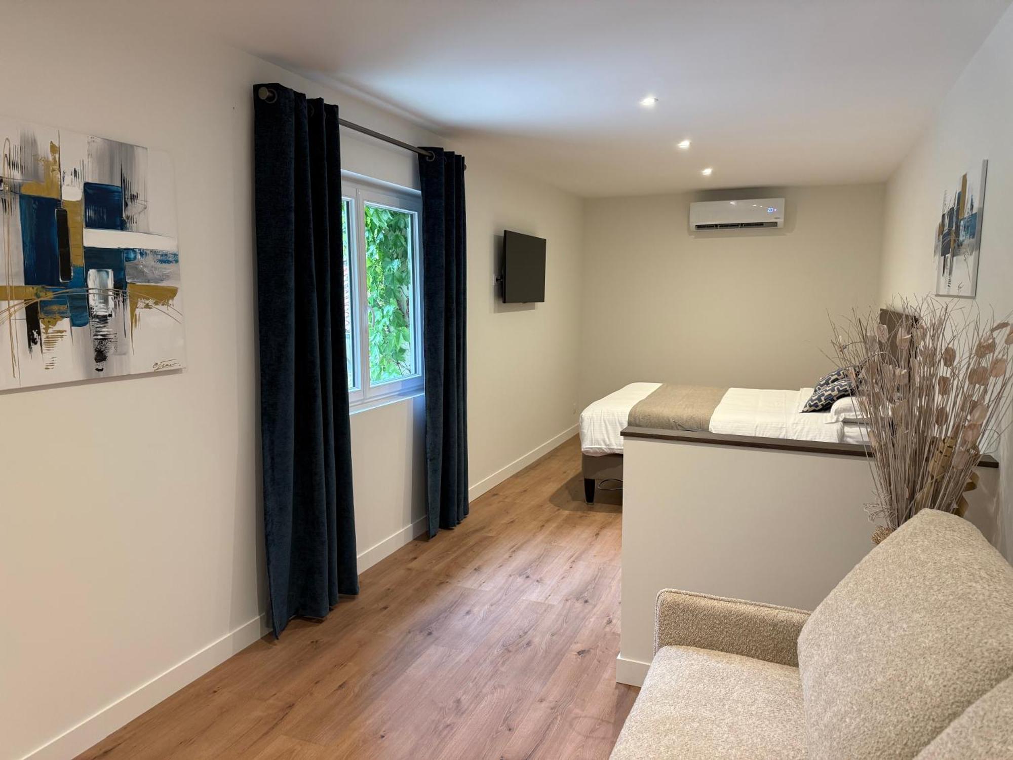 Logis Hotel Le Petit Casset La Boisse Экстерьер фото