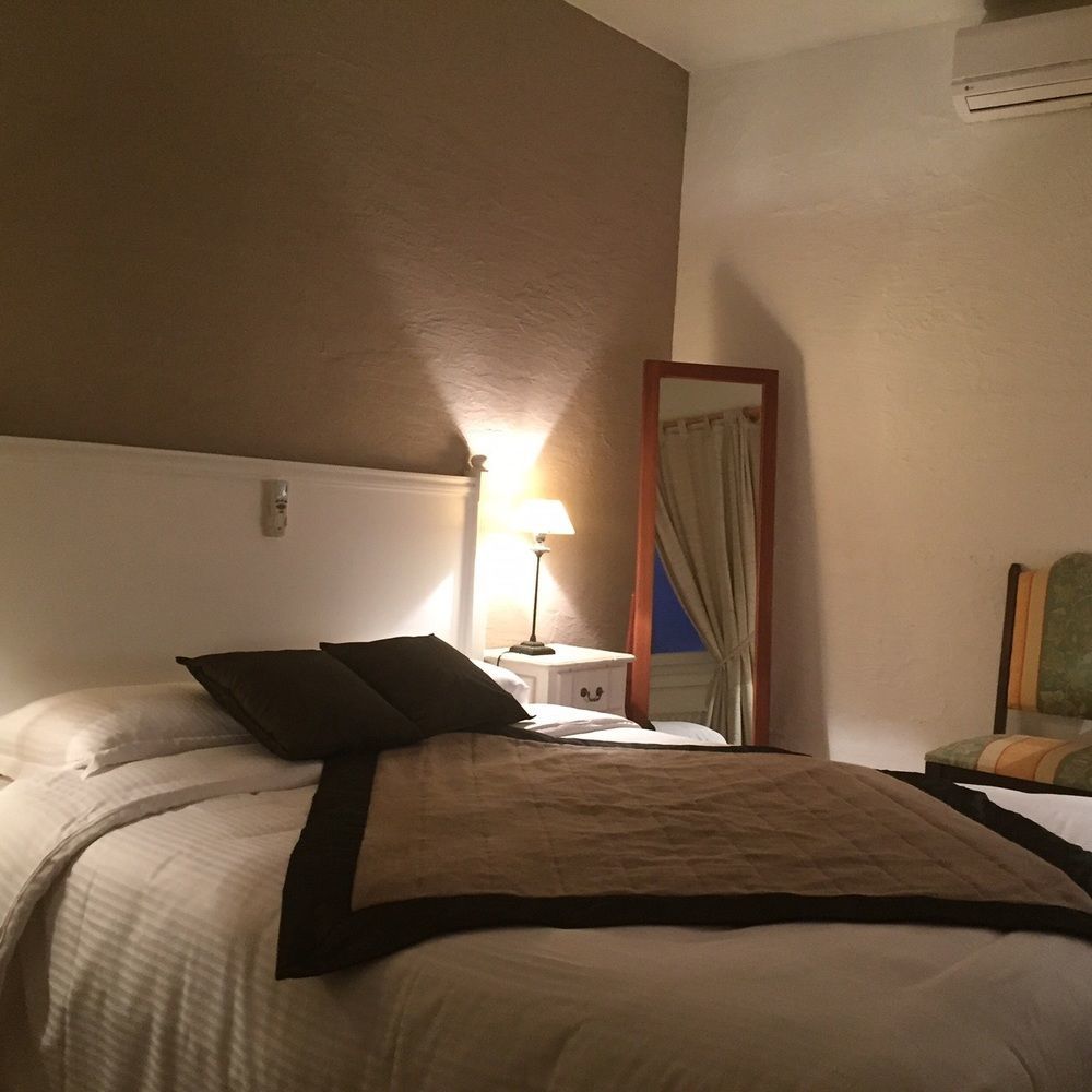 Logis Hotel Le Petit Casset La Boisse Экстерьер фото