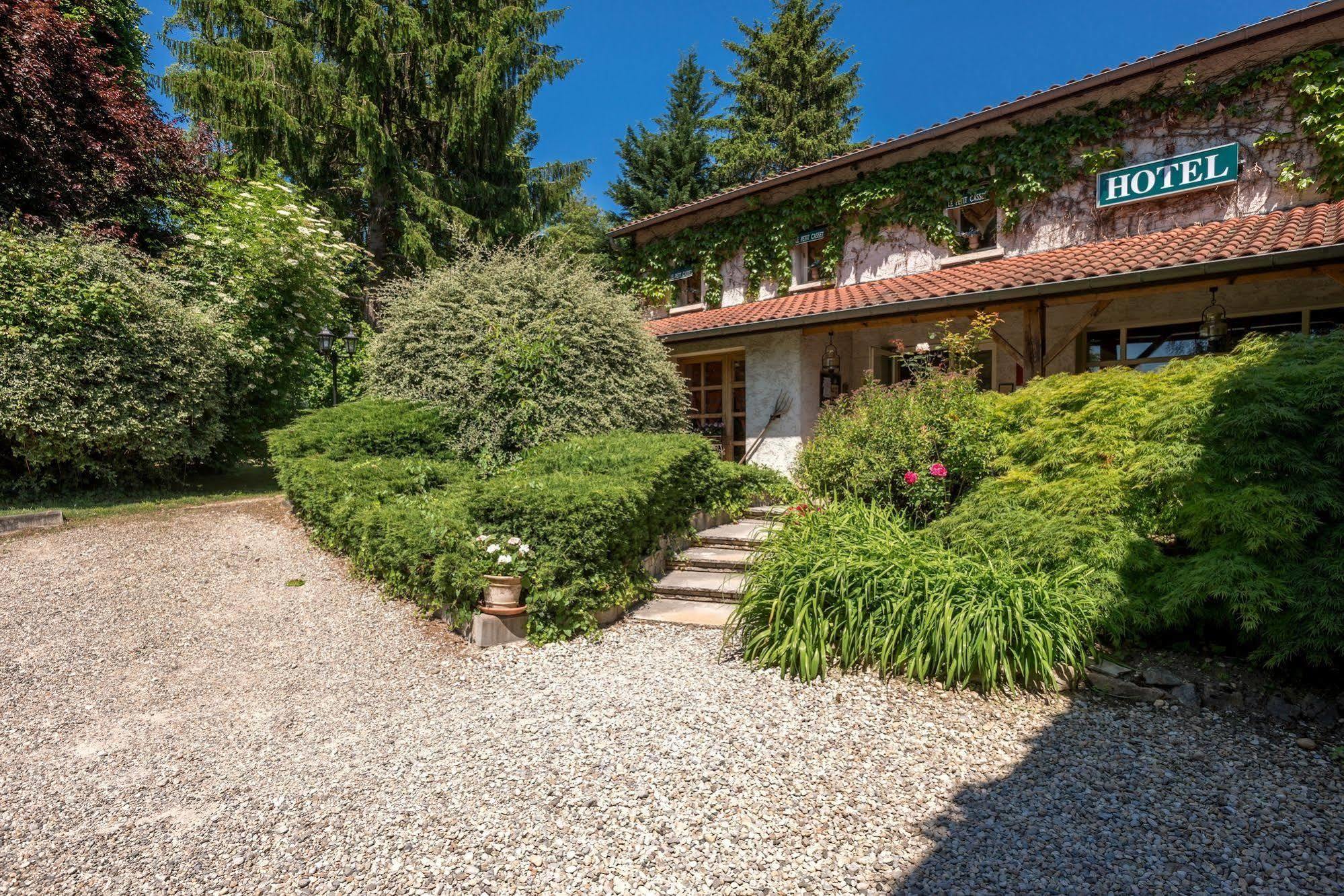 Logis Hotel Le Petit Casset La Boisse Экстерьер фото