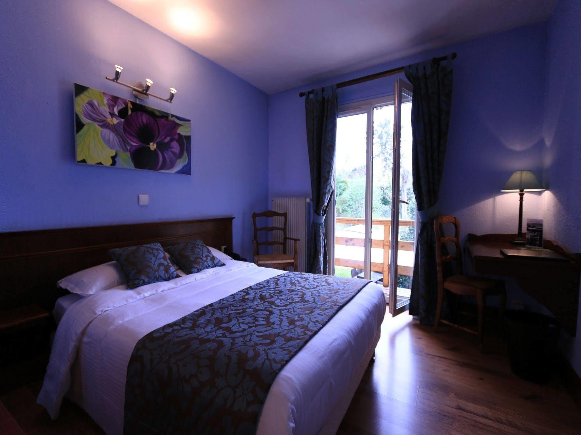 Logis Hotel Le Petit Casset La Boisse Экстерьер фото
