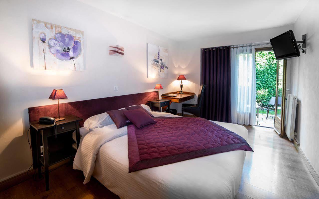 Logis Hotel Le Petit Casset La Boisse Экстерьер фото
