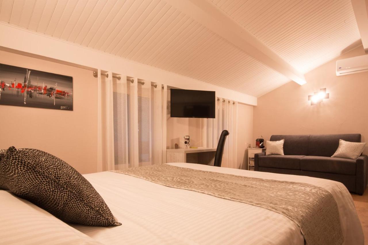 Logis Hotel Le Petit Casset La Boisse Экстерьер фото